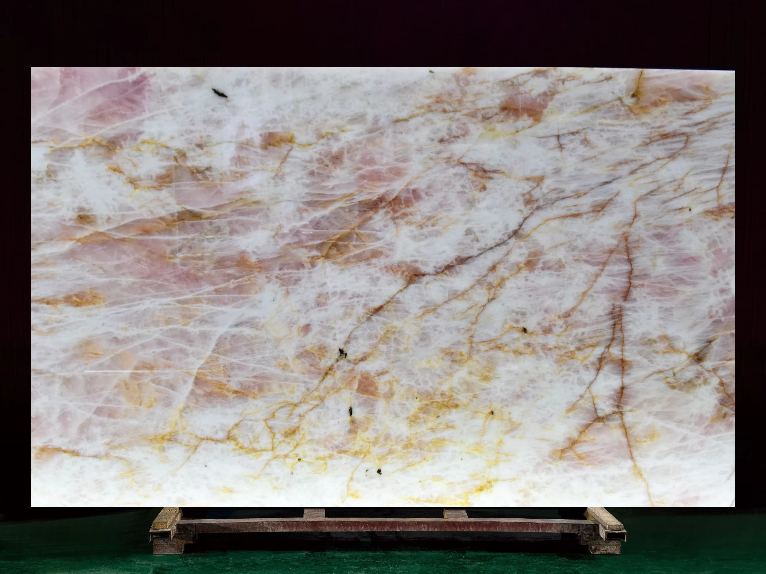 Cristallo Rosa Quartzite Slab