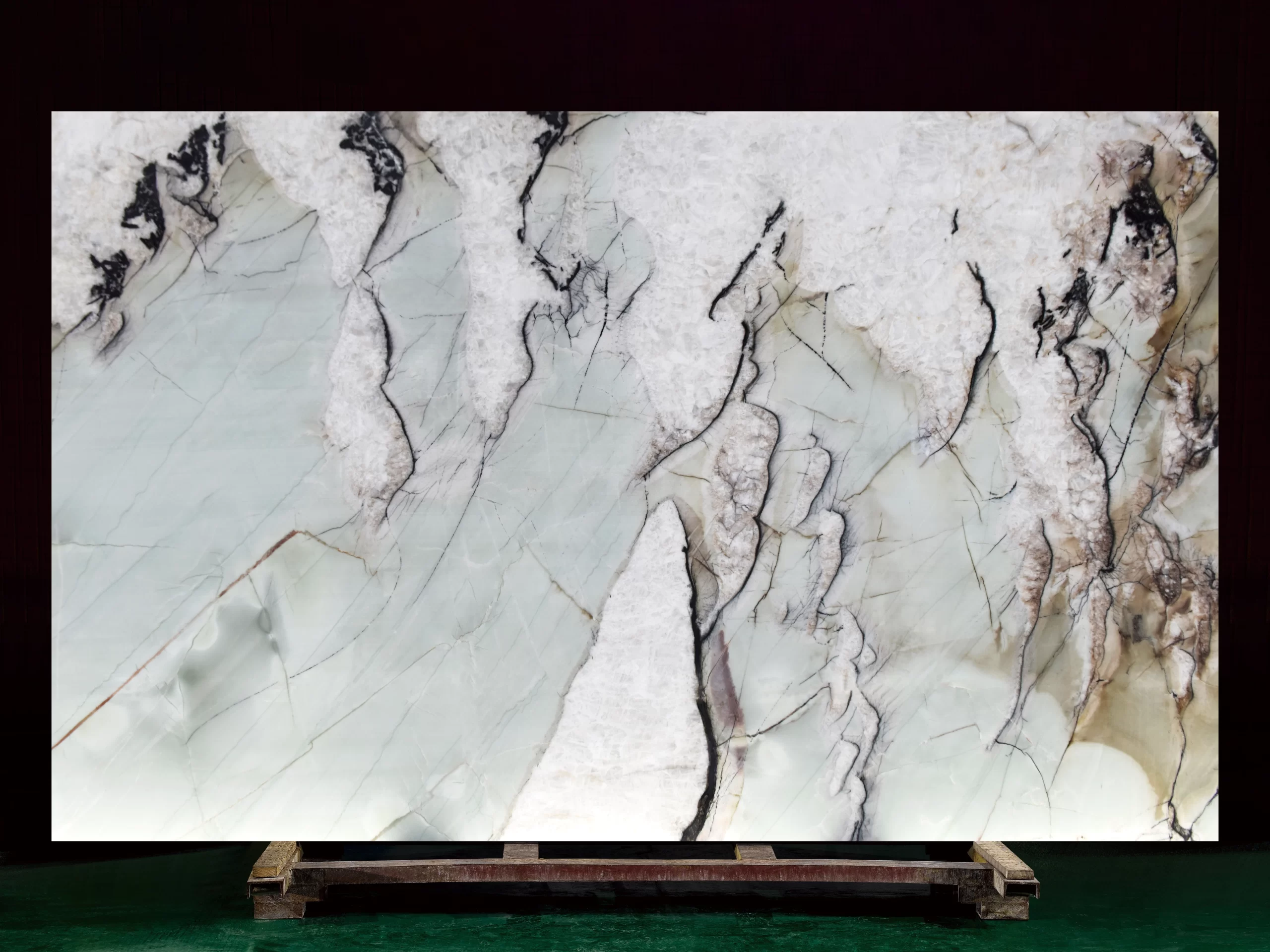 Cristallo Tiffany Quartzite Slab